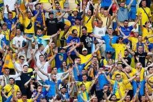 На матче Украина - Швеция играла известная песня про Путина. ВИДЕО