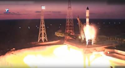 Роскосмос запустил ракету с символикой Чувашии и изображением уроженца республики