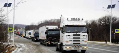Минтранс Карелии: Один перегруженный грузовик разрушает дорогу как 200 тыс. легковушек