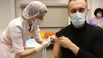 "Все согласились добровольно": обязательная вакцинация уже в Петербурге