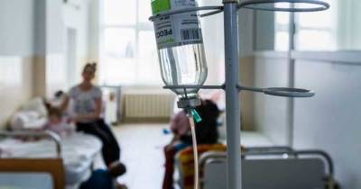 Более 27 тысяч вольт: в Житомирской области медики спасают подростка, которого ударило током