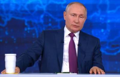 Путин: Никакой неразберихи с вакцинацией в России нет, сам привился «Спутником V»