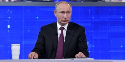 Путин заявил, что привился "Спутником V"