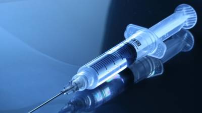 Россиян призвали верить данным Голиковой о случаях COVID-19 после прививки