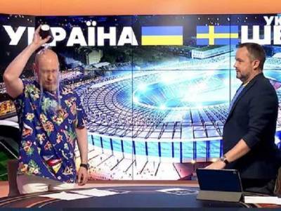 Гордон облился водой в прямом эфире в честь победы сборной Украины на Евро 2020