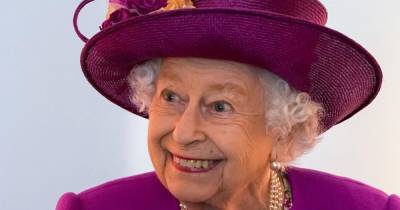 Елизавета II во время турне по Шотландии посетила музей: волшебный образ королевы