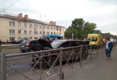 На проспекте Шахтёров в Кемерове произошло серьёзное ДТП