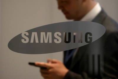 Samsung создала смартфон-браслет
