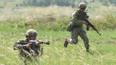 Украинские военные провели учения на юге страны