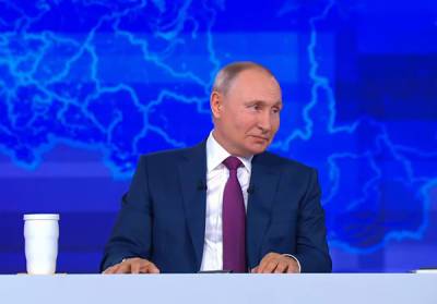 Путин: "Единая Россия" не дает невыполнимых обещаний
