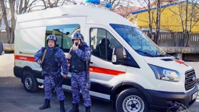 "Уберите свой шприц": в Крыму пенсионер-дебошир избил врачей