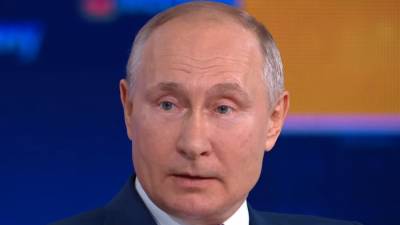 Владимир Путин ответил на вопрос, кому подчиняется глава государства