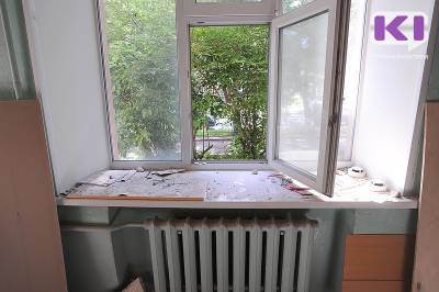 Сыктывкарка добилась замены окон в муниципальной квартире