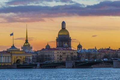 Россияне увеличили траты на турпоездки в Петербург