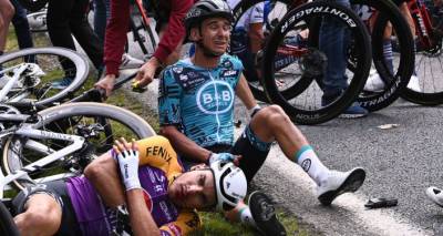 Фанатку, виновную в срыве велогонки "Тур де Франс", арестовали
