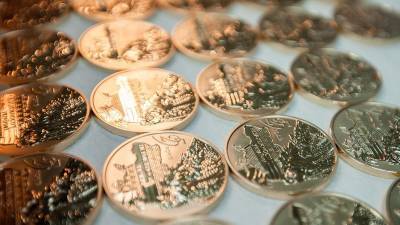 Средняя цена золотой монеты «1 Гривна» на аукционе 23 июня превысила предварительную почти на 1,9 тысячи