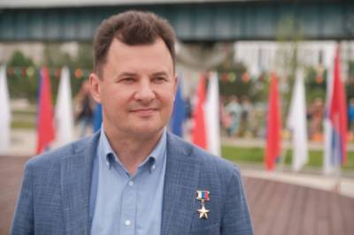 Роман Романенко помог начать ремонт дороги на юге Москвы