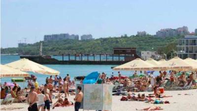 Под Одессой запретили купаться из-за гадости в море