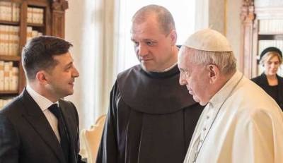 Зеленский позвонил Папе Римскому Франциску: Рассчитываем на вашу поддержку в привнесении мира на Донбасс