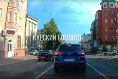 В Курске полиция ищет лихача, нарушившего букет ПДД на улице Радищева