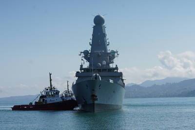НАТО отказалась уходить из Черного моря после инцидента с эсминцем