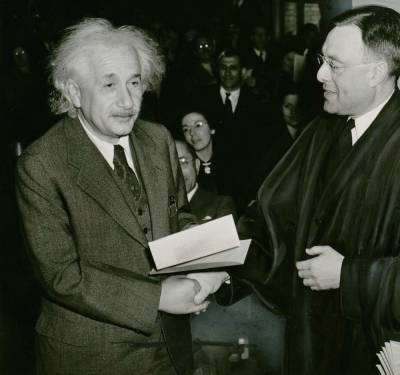 Учёные работают над «уравнением Бога», которое интересовало Эйнштейна