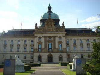 Чешский парламент не вынес вотум недоверия правительству Бабиша