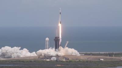 Ракета Falcon 9 стартовала во Флориде с кораблём Dragon