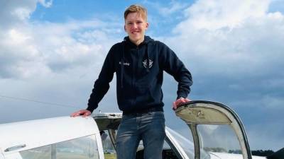 Юный британец проложил маршрут кругосветного путешествия на легкомоторном самолете через РФ