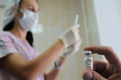 В Курской области 215 человек заразились коронавирусом после прививки