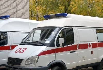 Спасатели вытащили пострадавших из авто после ДТП во Всеволожском районе