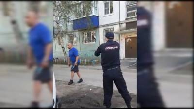 Полицейские расстреляли напавшего на них с ножами жителя Иркутской области. ВИДЕО