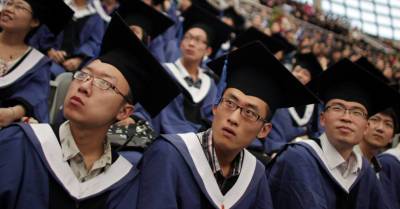 "В лежку". Почему молодые китайцы все меньше хотят работать