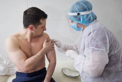 Владимир Зеленский получил вторую дозу вакцины от COVID-19 без СМИ и камер