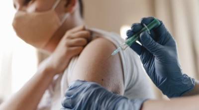 В Европе стартует вакцинация несовершеннолетних