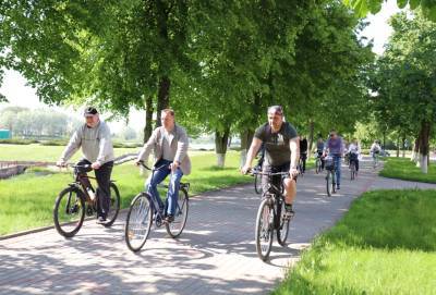 Лидсельмашевцы рулят! Рабочие пересели на велосипеды и совершили здоровый и патриотичный велопробег