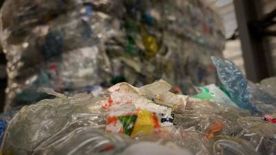 Франция меняет отношение к пластику