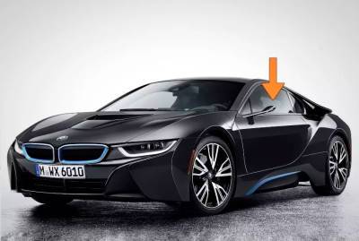 Новые BMW получат проекторы вместо традиционных зеркал заднего вида. Они будут проецировать информацию на боковые стекла автомобилей
