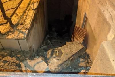 В центре Одессы рухнувший балкон завалил вход в подвал
