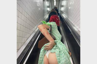 Дочь Урганта снялась в белье в метро и вывела из себя подписчиков