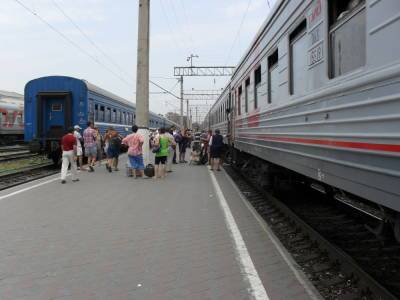Беспересадочный купейный вагон начал курсировать между Мурманском и Астраханью
