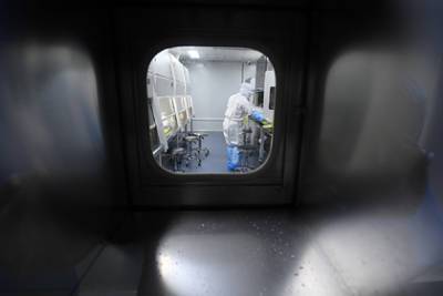 Китай призвали объяснить вспышку таинственного заболевания в лаборатории Уханя
