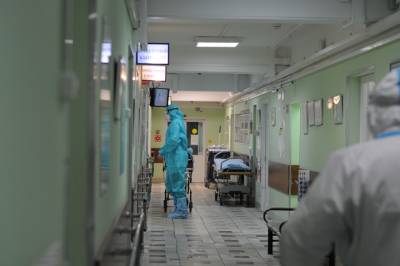 Число случаев коронавируса в России выросло на 8947 за сутки