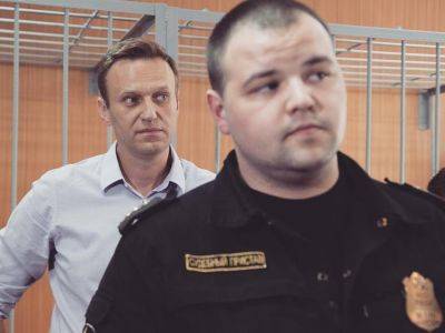 Глава судебных приставов: у Навального ничего нет, кроме единственного жилого помещения