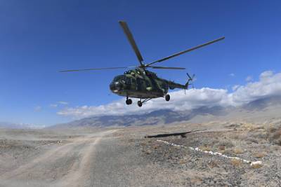 Киргизский вертолет неудачно сел на спорной границе с Таджикистаном
