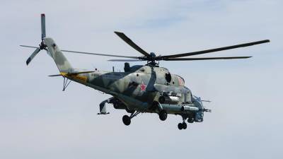 Несколько человек пострадали при экстренной посадке вертолета Ми-8 в Киргизии
