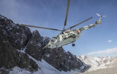 В Кыргызстане упал вертолет со спецназом, 13 пострадавших