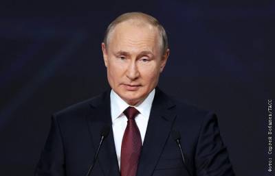 Путин объявил о завершении укладки труб по первой нитке "Северного потока 2"