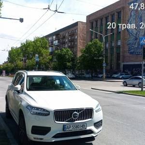 В Запорожье водителя Volvo семь раз оштрафовали за нарушение правил парковки. Фото