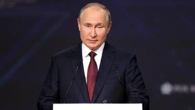 Путин: прокладка труб первой нитки "Северного потока – 2" завершена